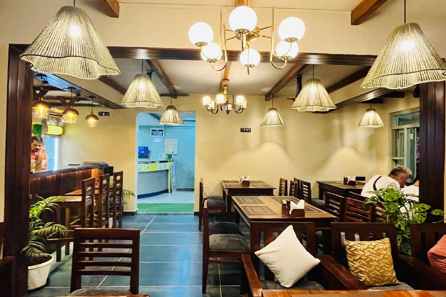 Naga's Cafe Bar & Restaurant