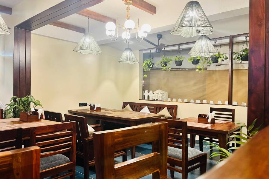 Naga's Cafe Bar & Restaurant