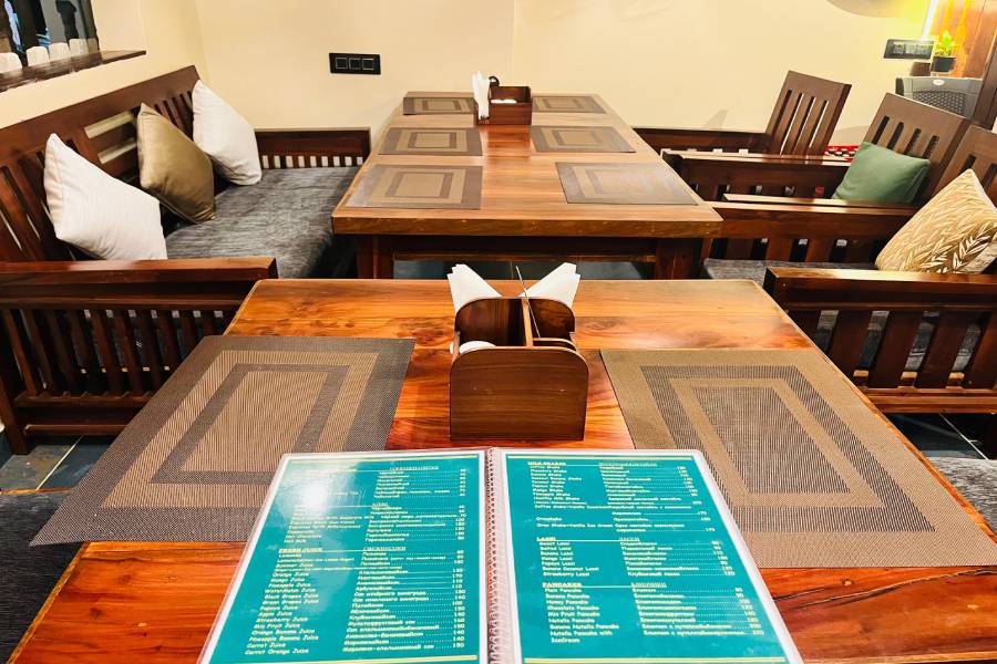 Naga's Cafe Bar & Restaurant